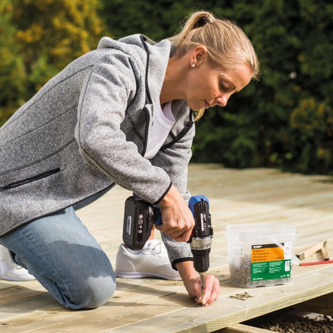 Choose the Right Screws for Your Wooden Deck